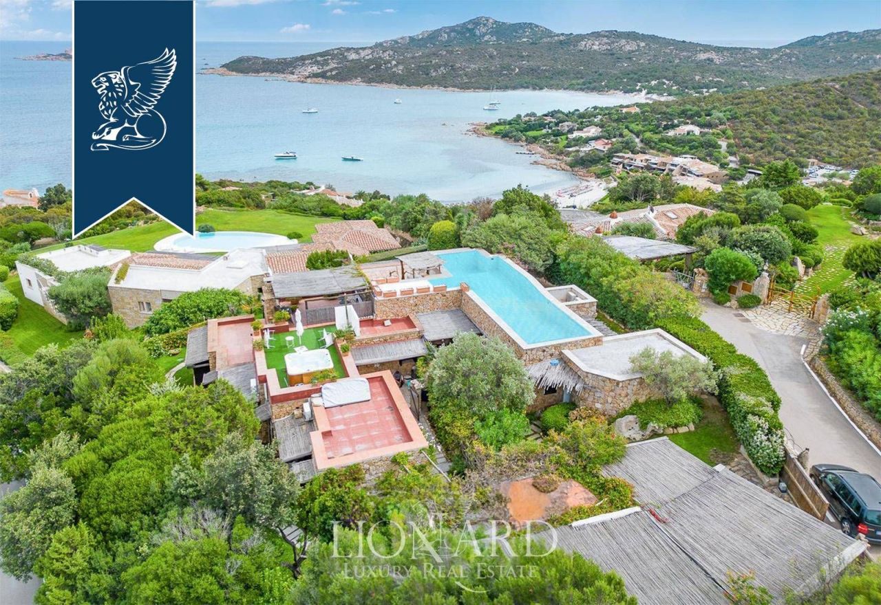 Villa en Porto Cervo, Italia, 240 m² - imagen 1