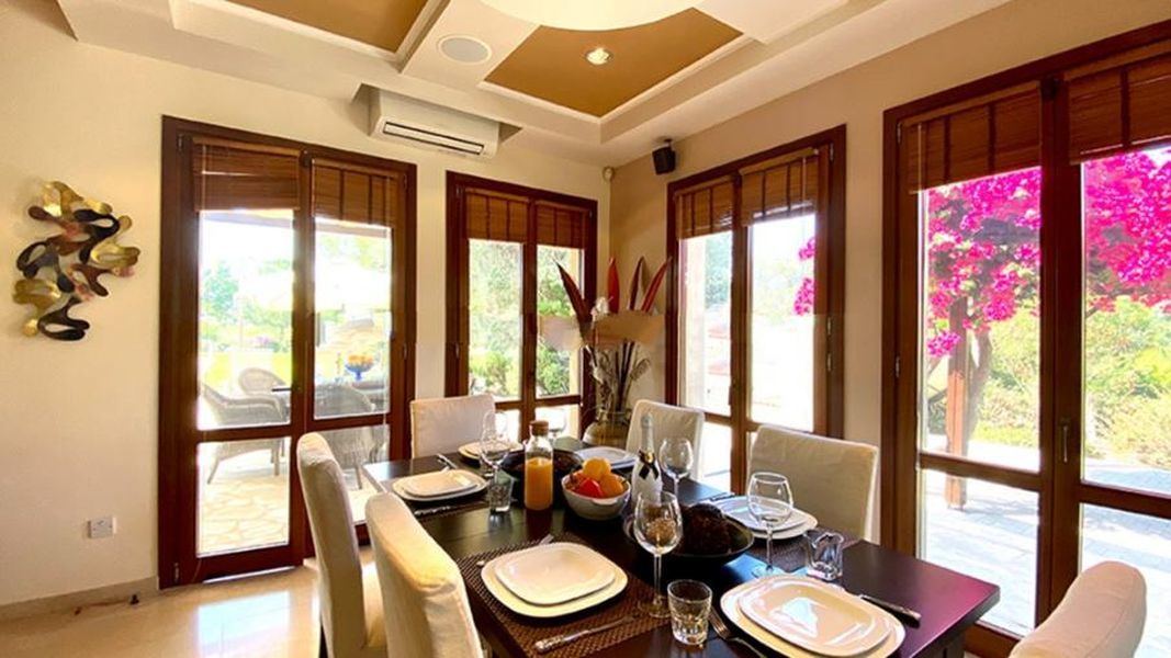 Villa in Paphos, Cyprus, 300 m² - picture 8