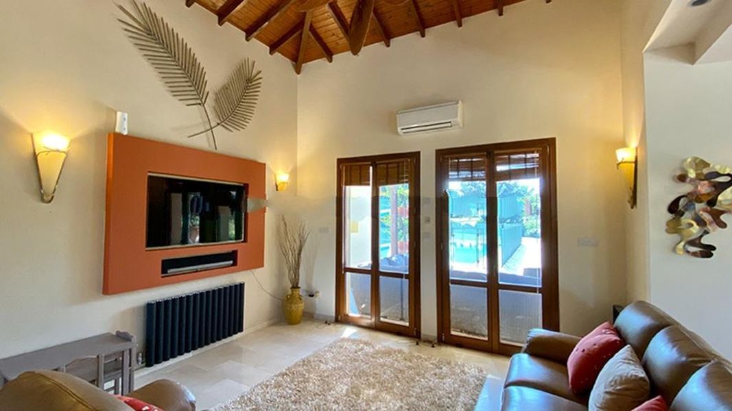 Villa in Paphos, Cyprus, 300 m² - picture 11