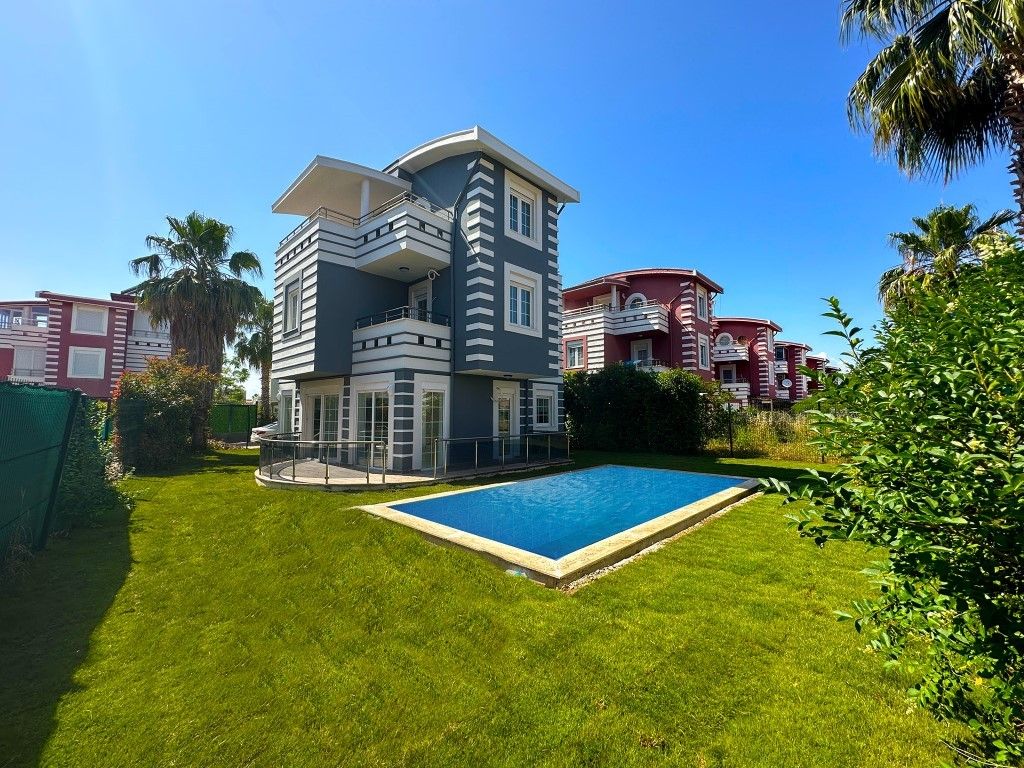 Villa en Antalya, Turquia, 220 m² - imagen 1