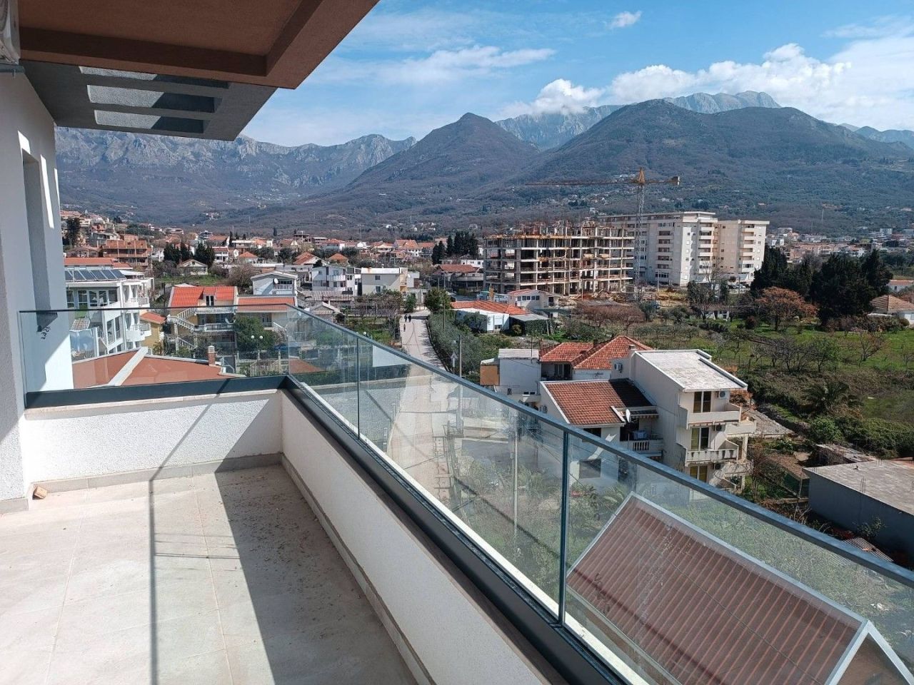 Flat in Bar, Montenegro, 73 m² - picture 1