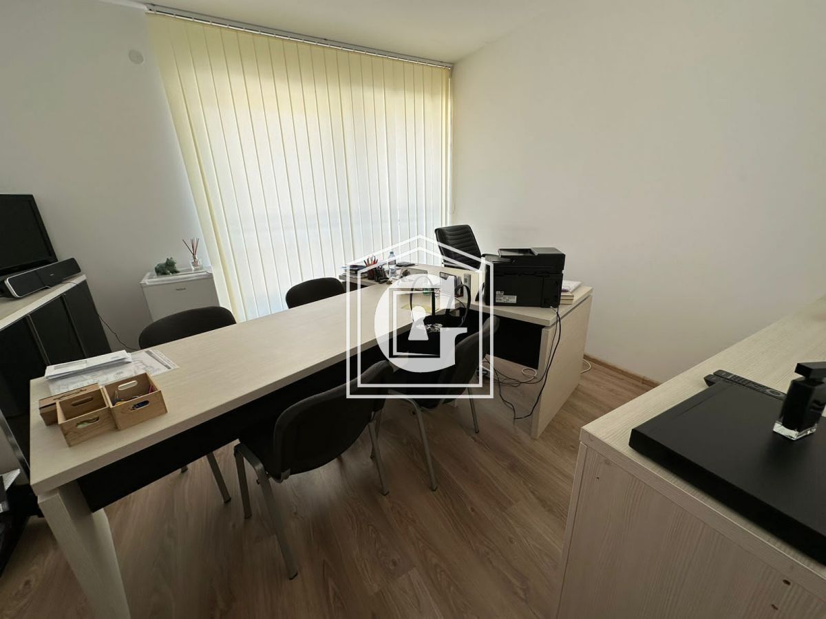 Biens commerciaux à Becici, Monténégro, 127 m² - image 2