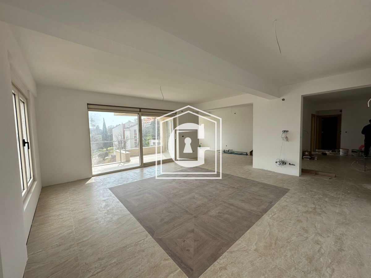 Apartment in Becici, Montenegro, 150 m² - picture 3