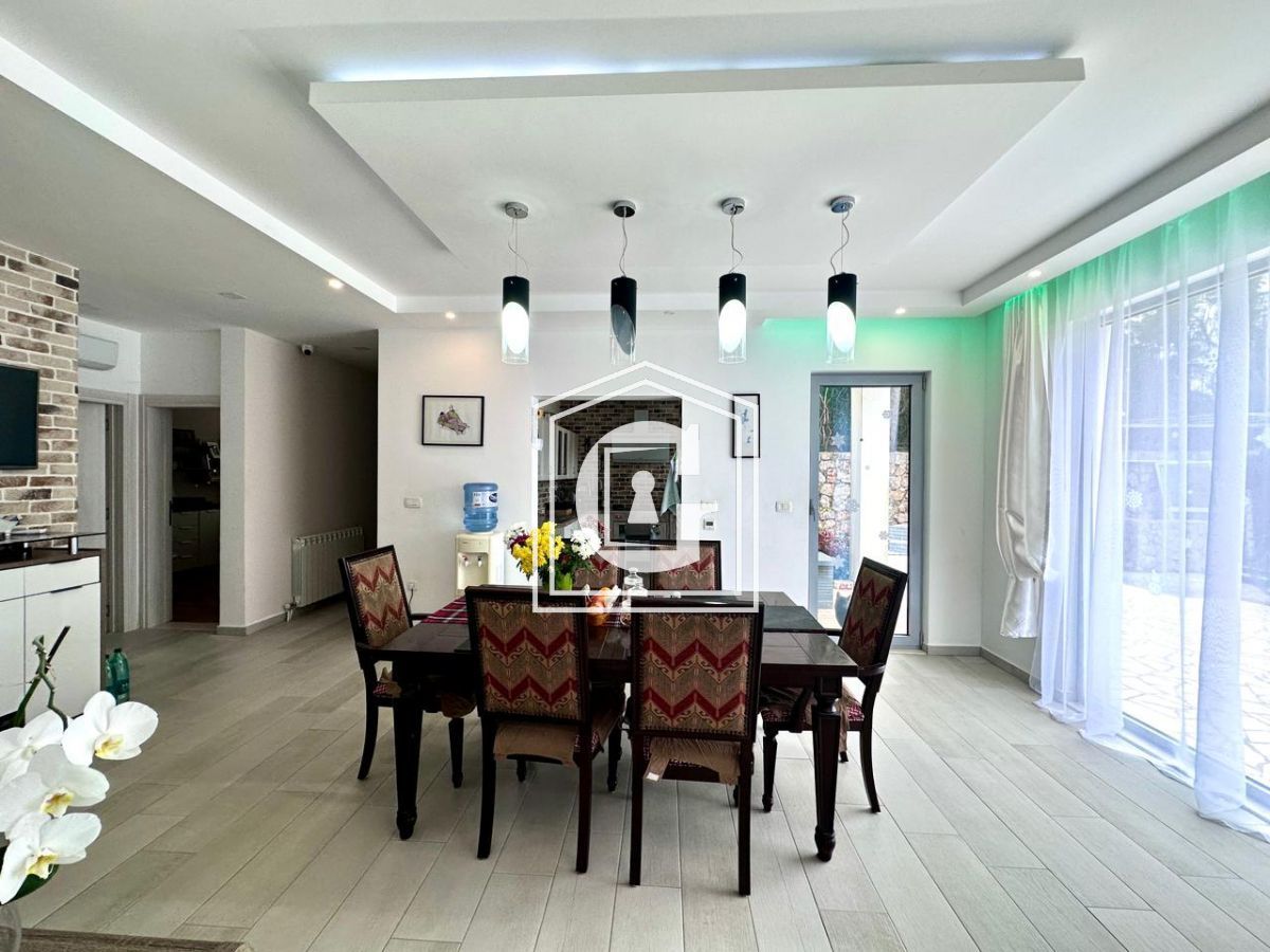 Villa in Krimovica, Montenegro, 200 m² - Foto 4