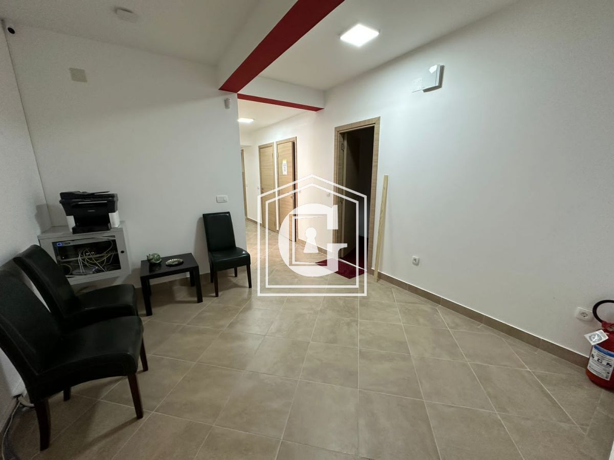 Biens commerciaux à Becici, Monténégro, 127 m² - image 4