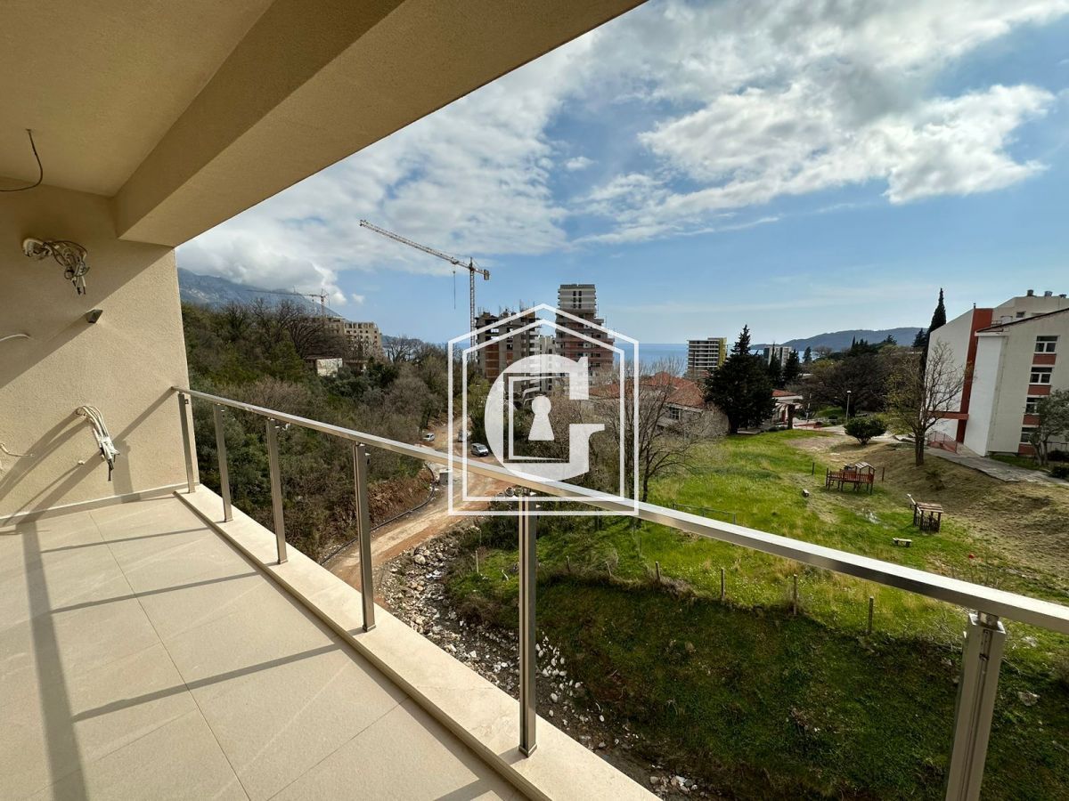 Apartment in Becici, Montenegro, 150 m² - picture 5