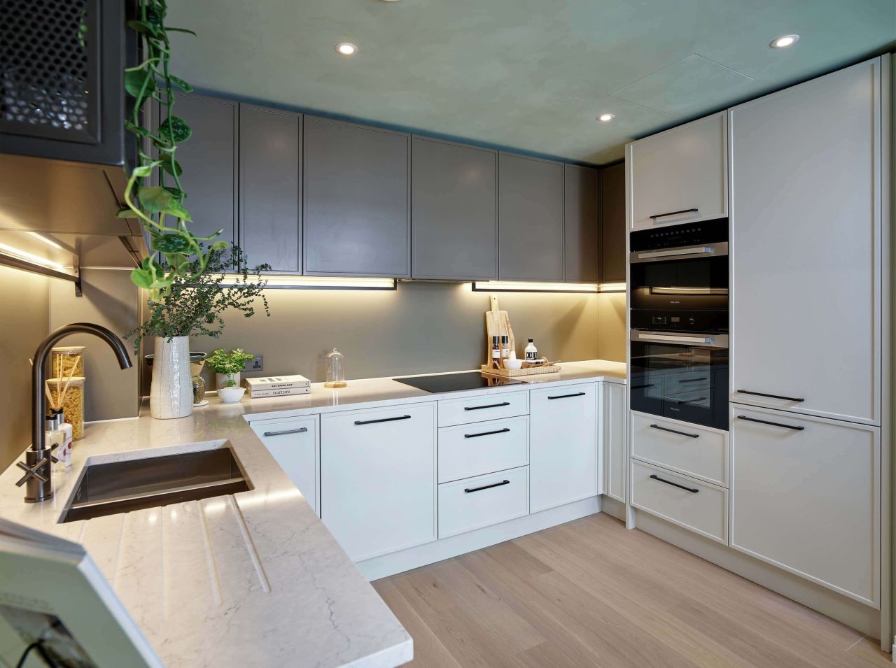 Apartment in London, United Kingdom, 79 m² - picture 16