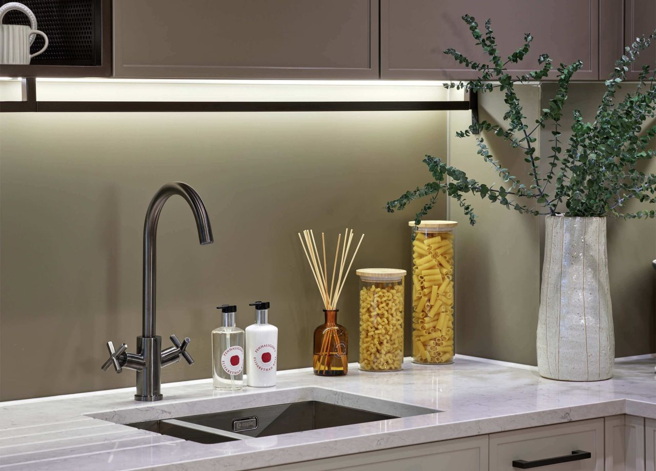 Apartment in London, United Kingdom, 79 m² - picture 17