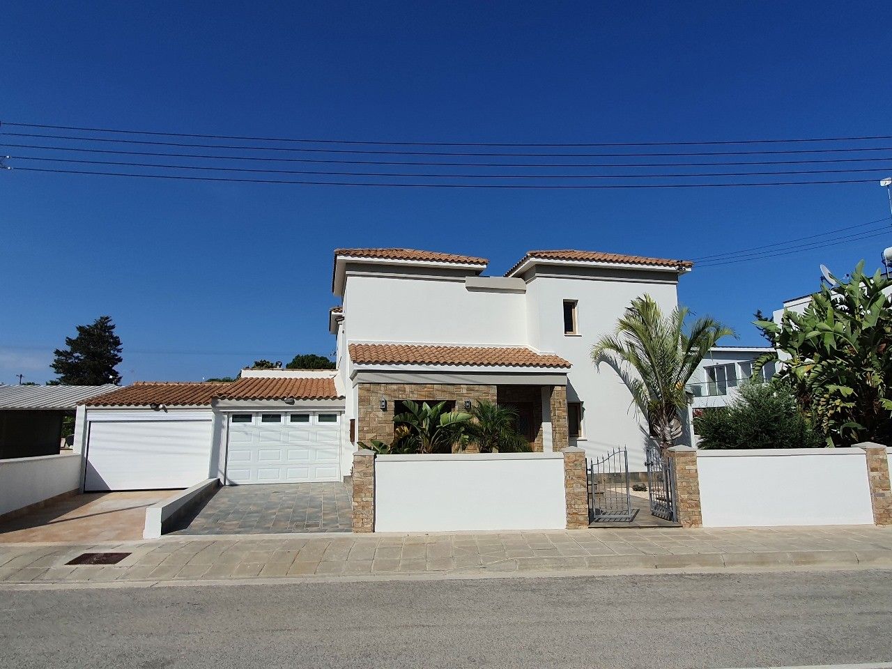 Villa in Larnaca, Cyprus, 348 m² - picture 1