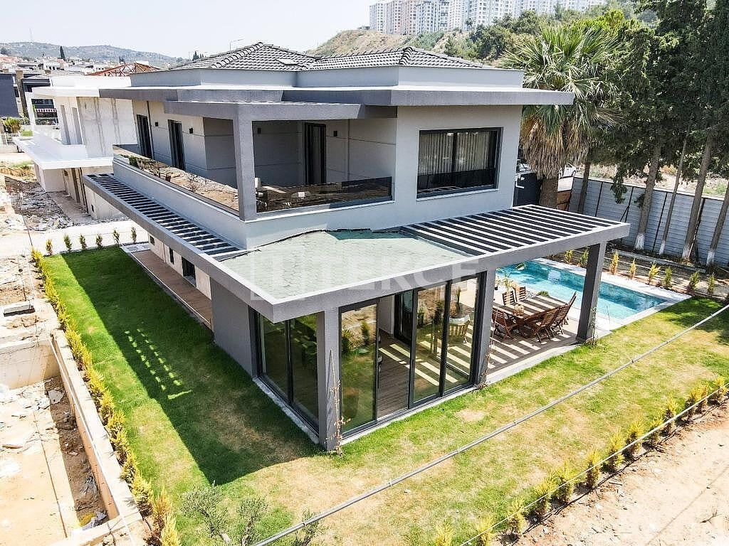 Villa à Kusadasi, Turquie, 261 m² - image 1