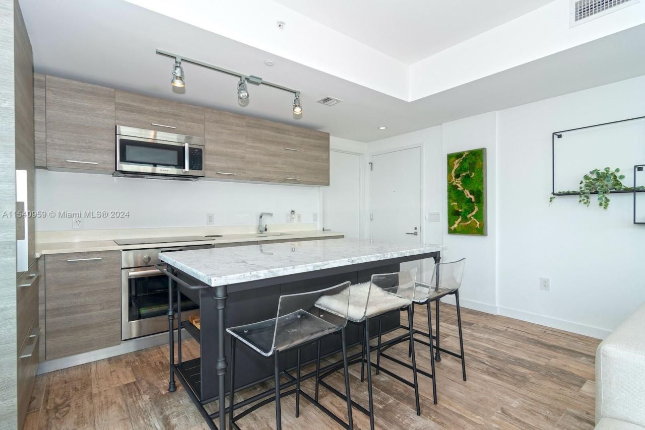 Flat in Miami, USA, 65 m² - picture 6