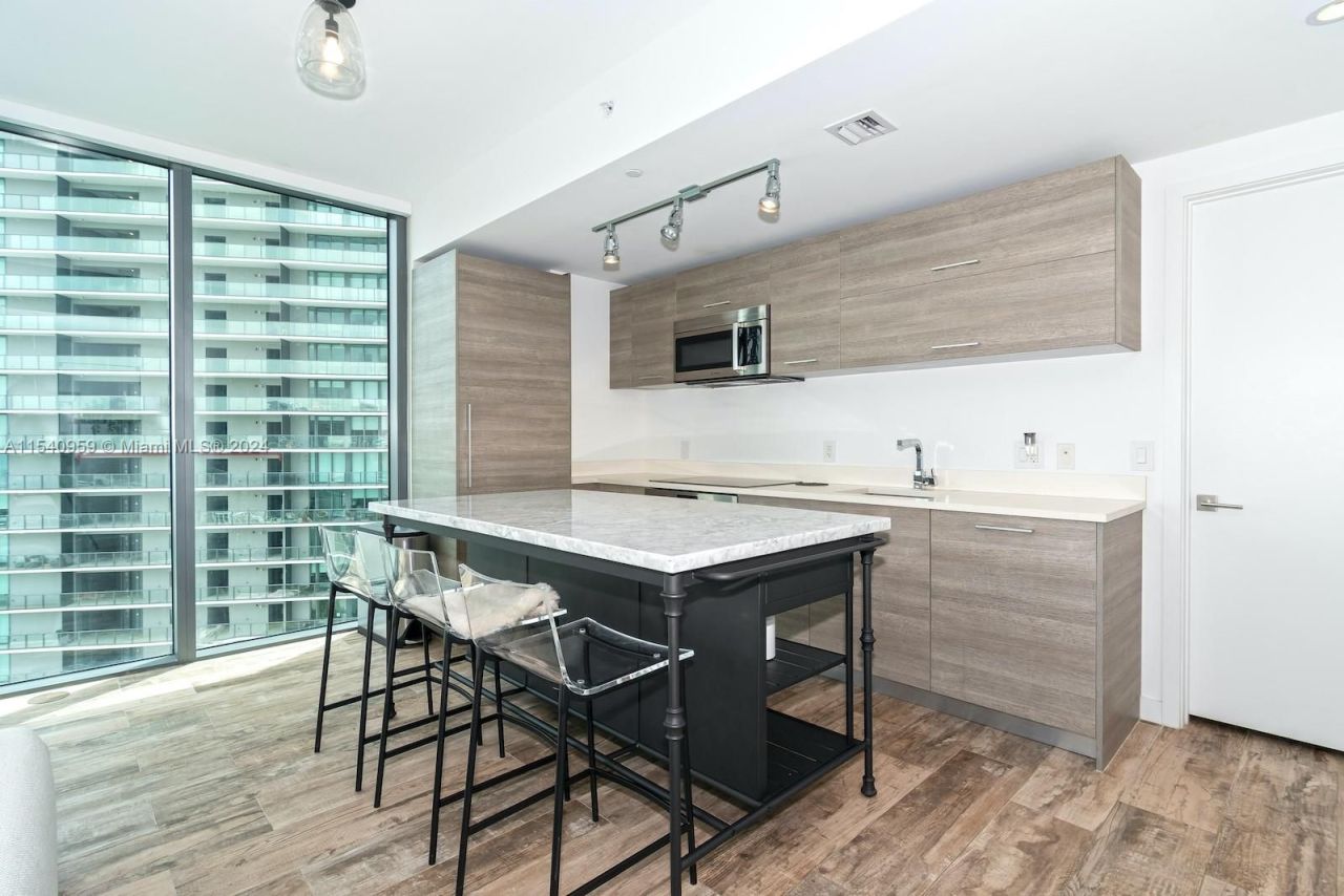 Flat in Miami, USA, 65 m² - picture 5