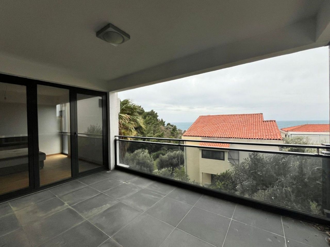 Wohnung in Sveti Stefan, Montenegro, 133 m² - Foto 1