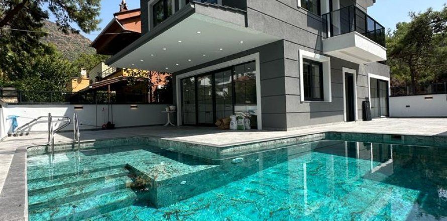 Villa in Mugla, Türkei, 230 m² - Foto 1