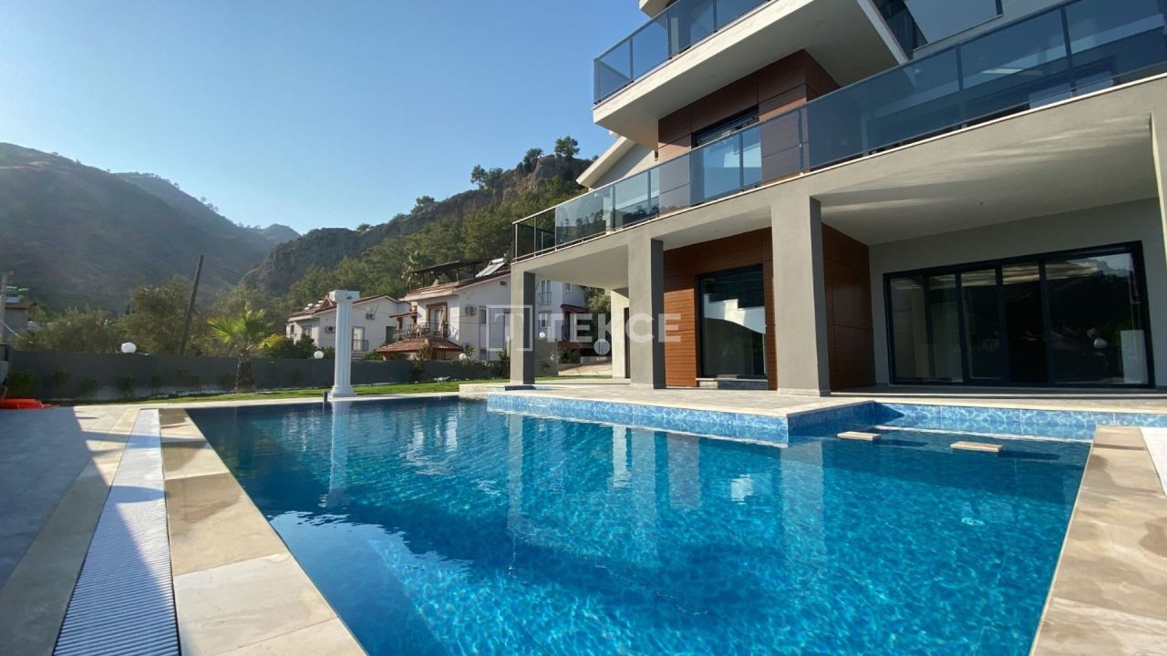 Villa in Fethiye, Turkey, 302 m² - picture 1