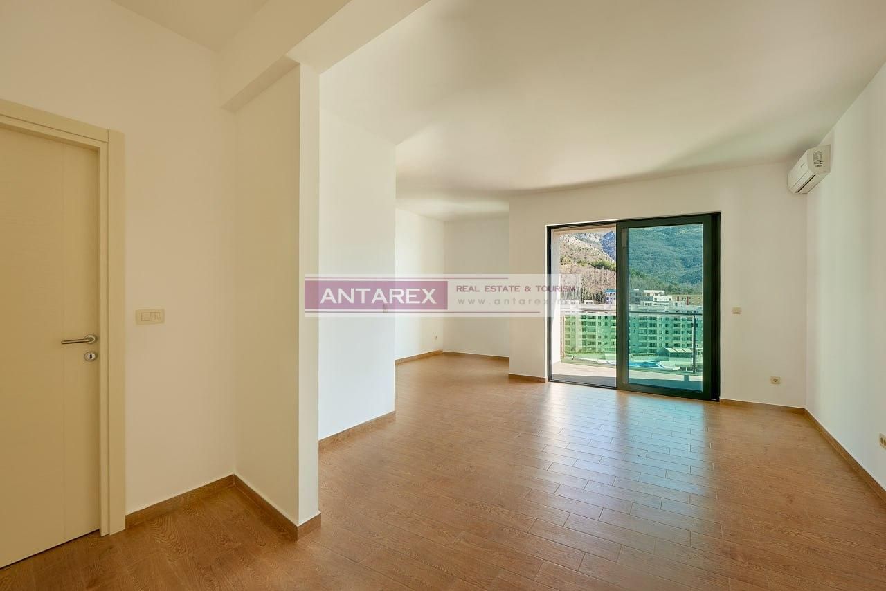 Apartment in Becici, Montenegro, 63 m² - picture 2