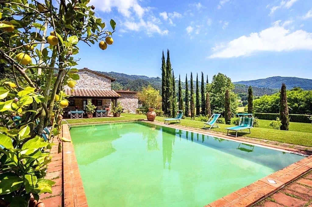 Finca en Lucca, Italia, 640 m² - imagen 4