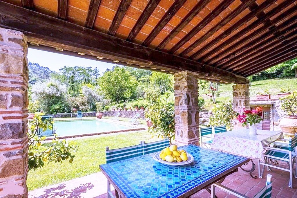 Finca en Lucca, Italia, 640 m² - imagen 3