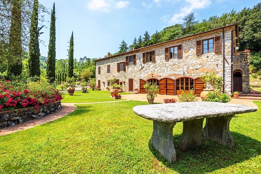 Finca en Lucca, Italia, 640 m² - imagen 7