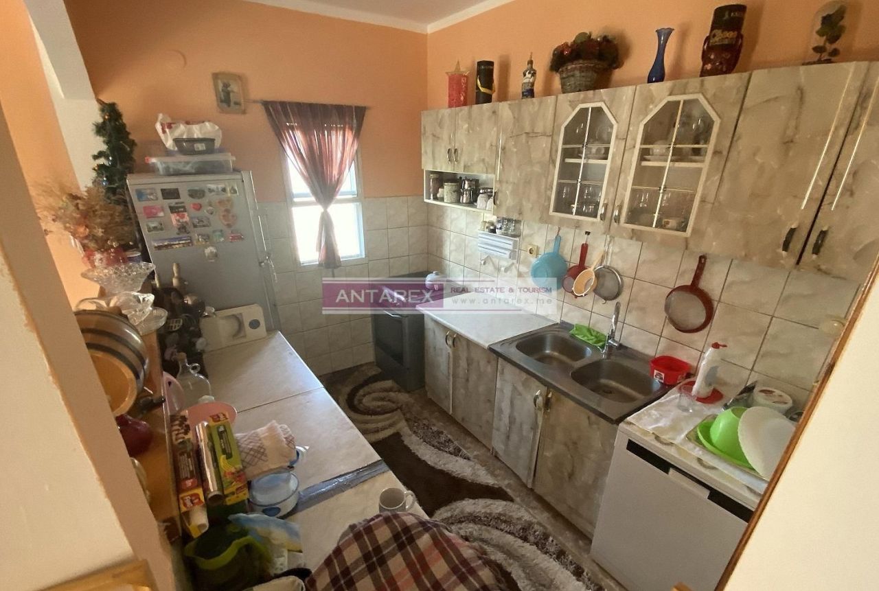 Apartment in Herceg-Novi, Montenegro, 276 m² - picture 3