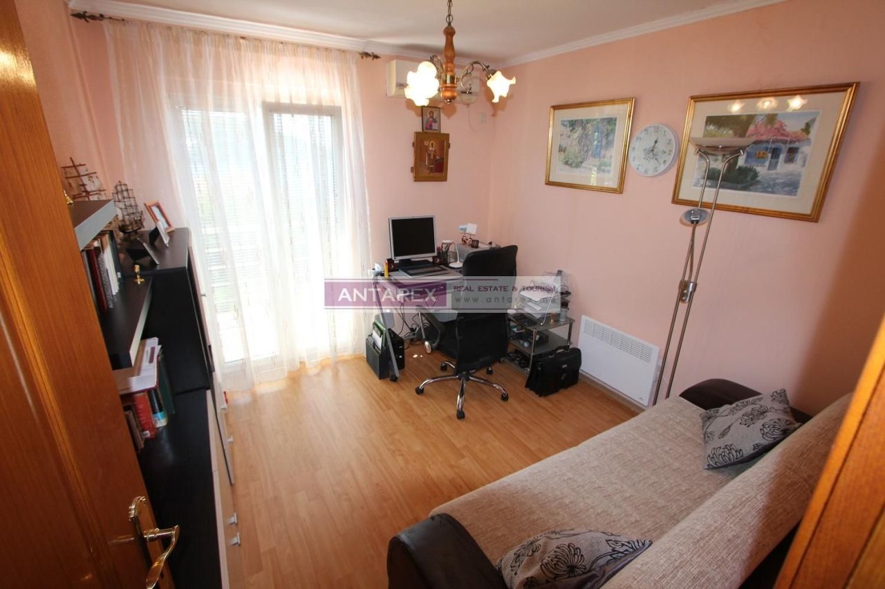 Villa en Kumbor, Montenegro, 210 m² - imagen 8