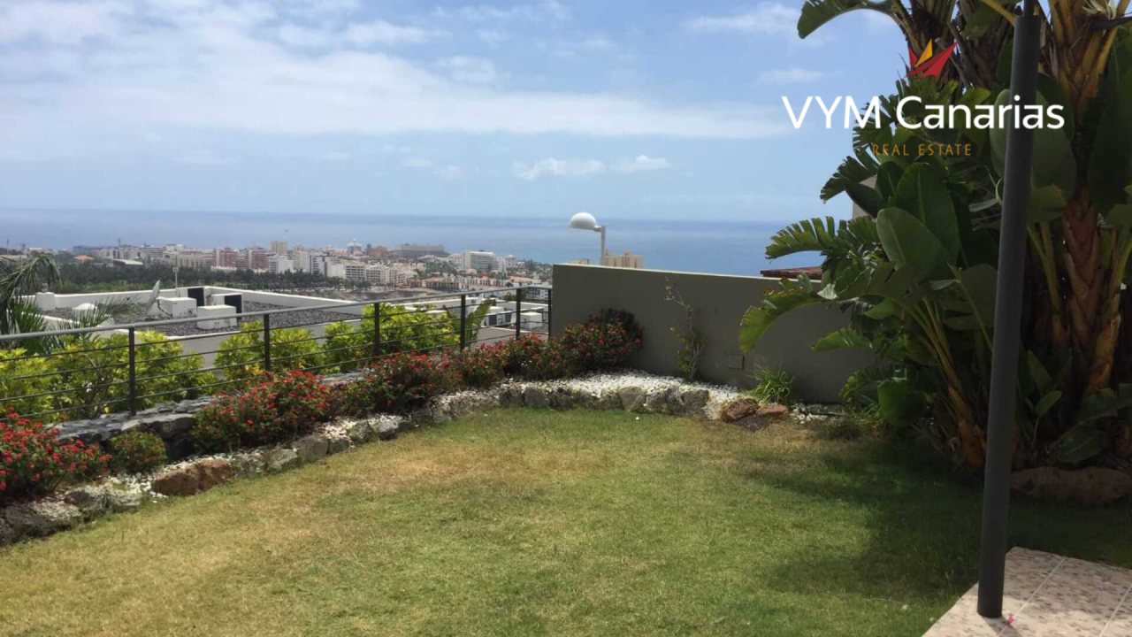 Townhouse on Tenerife, Spain, 325 m² - picture 1