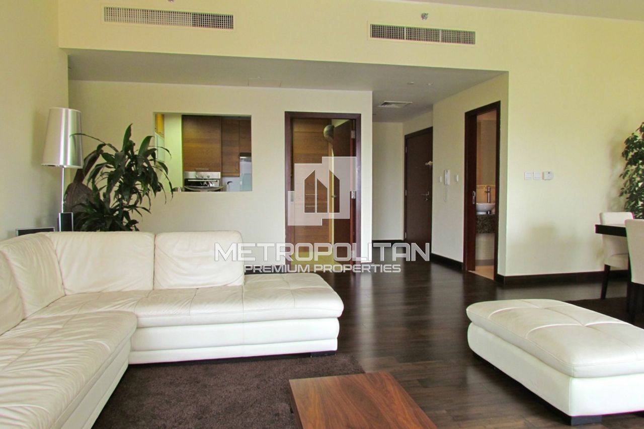 Apartment in Dubai, UAE, 131 m² - picture 1