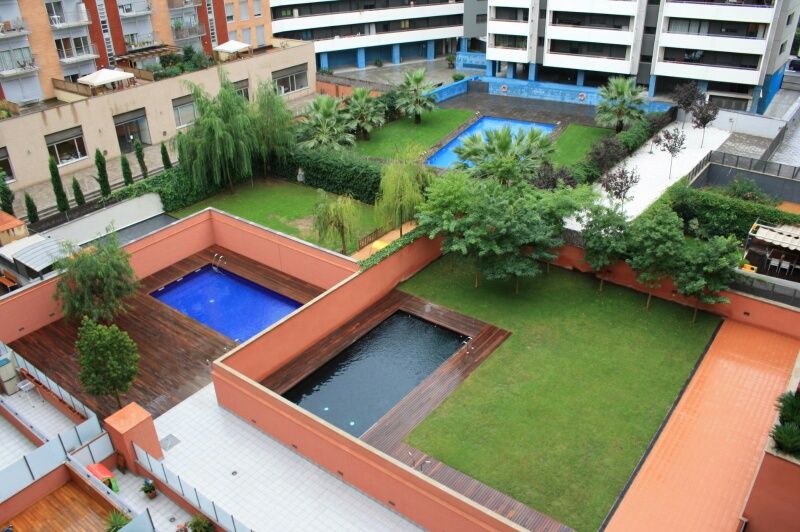 Flat in Barcelona, Spain - picture 3