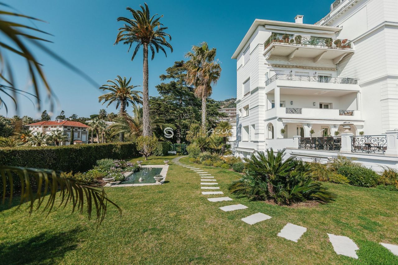 Villa in Cannes, France, 380 m² - picture 3