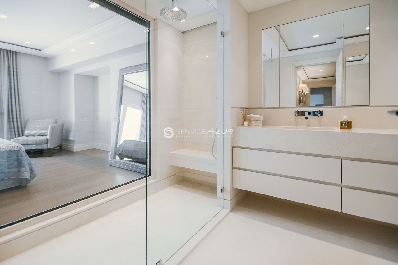 Villa in Cannes, France, 380 m² - picture 16