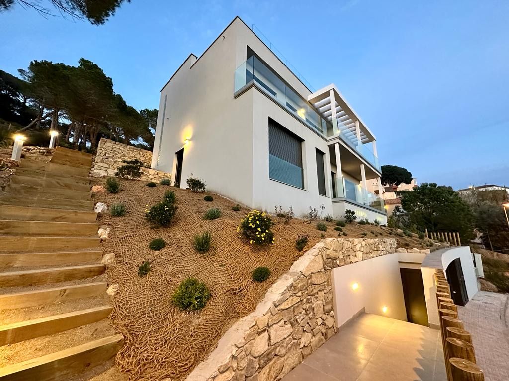 Maison à Lloret de Mar, Espagne, 387 m² - image 1