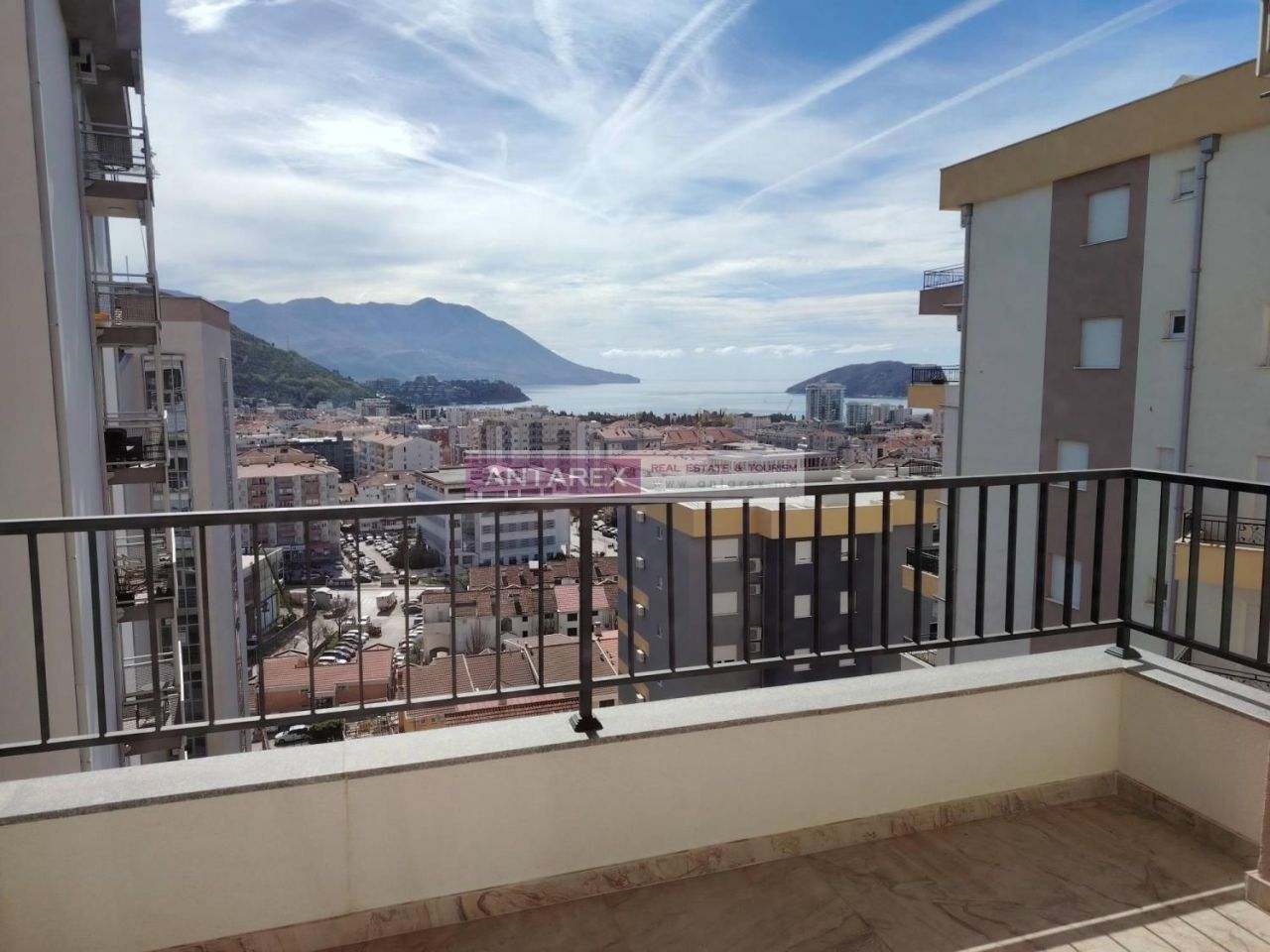 Appartement à Budva, Monténégro - image 1