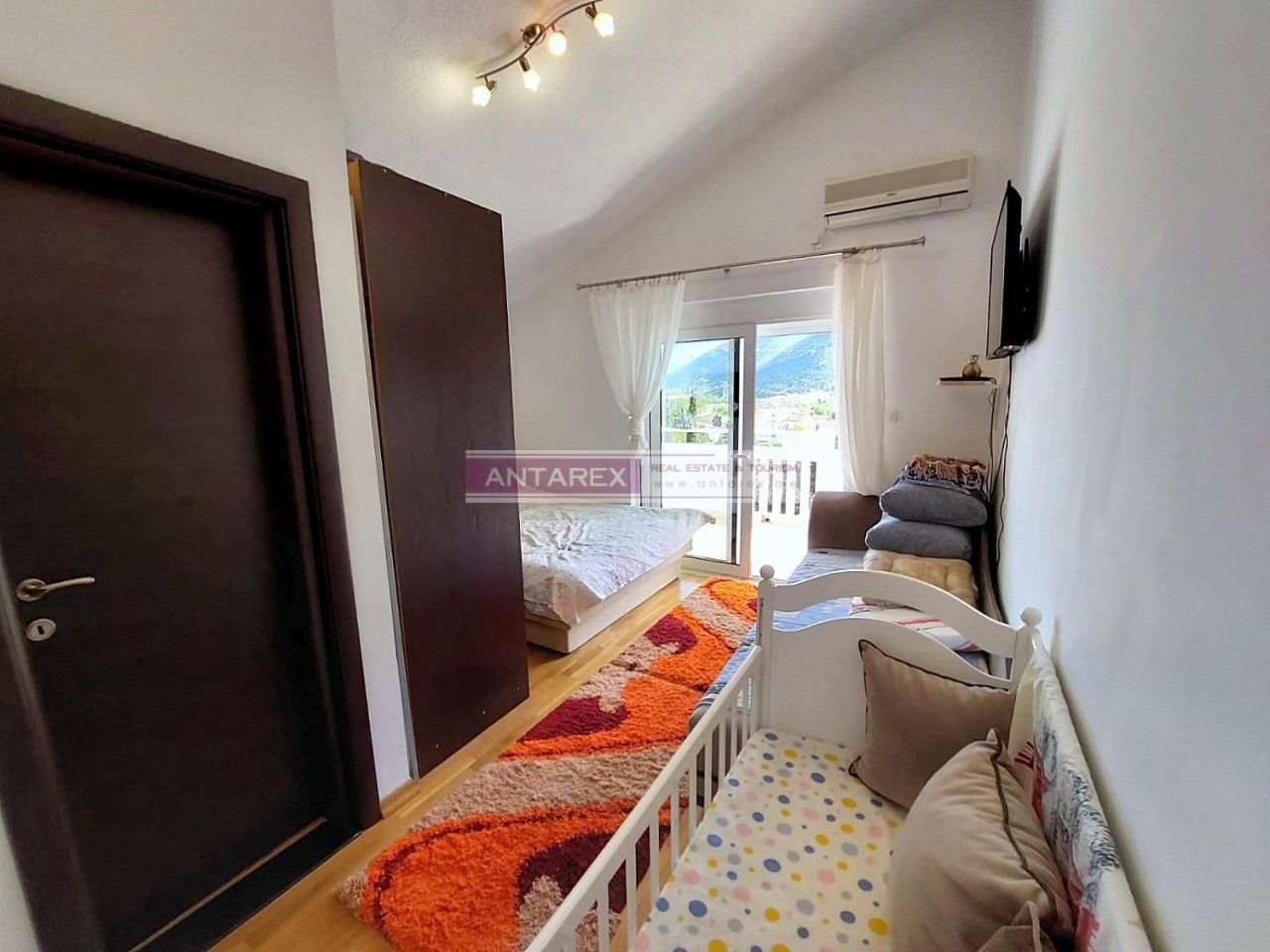 Apartment in Igalo, Montenegro - picture 4