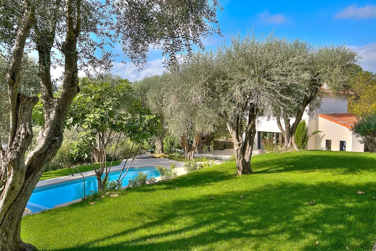 Villa in Mougins, Frankreich, 250 m² - Foto 1