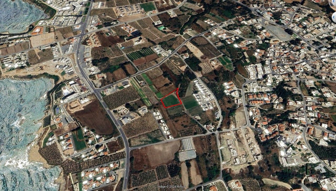 Terrain à Paphos, Chypre, 3 122 m² - image 1