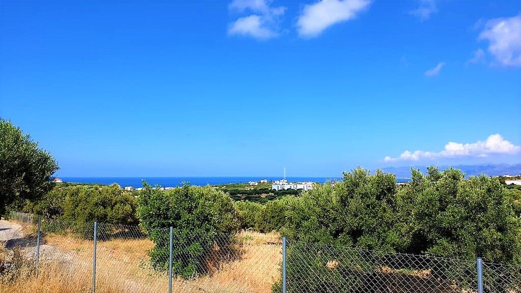 Grundstück in Chersonissos, Griechenland, 3 300 m² - Foto 1