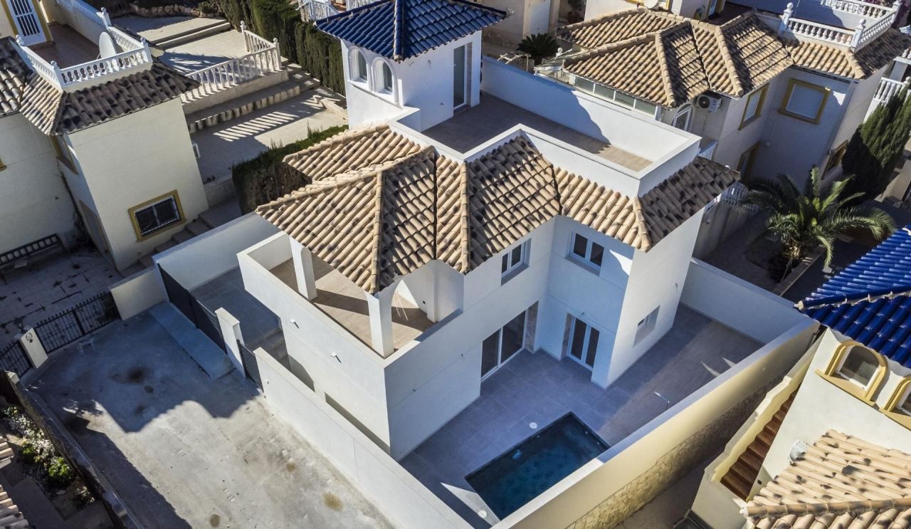 Casa en Orihuela Costa, España, 140 m² - imagen 1