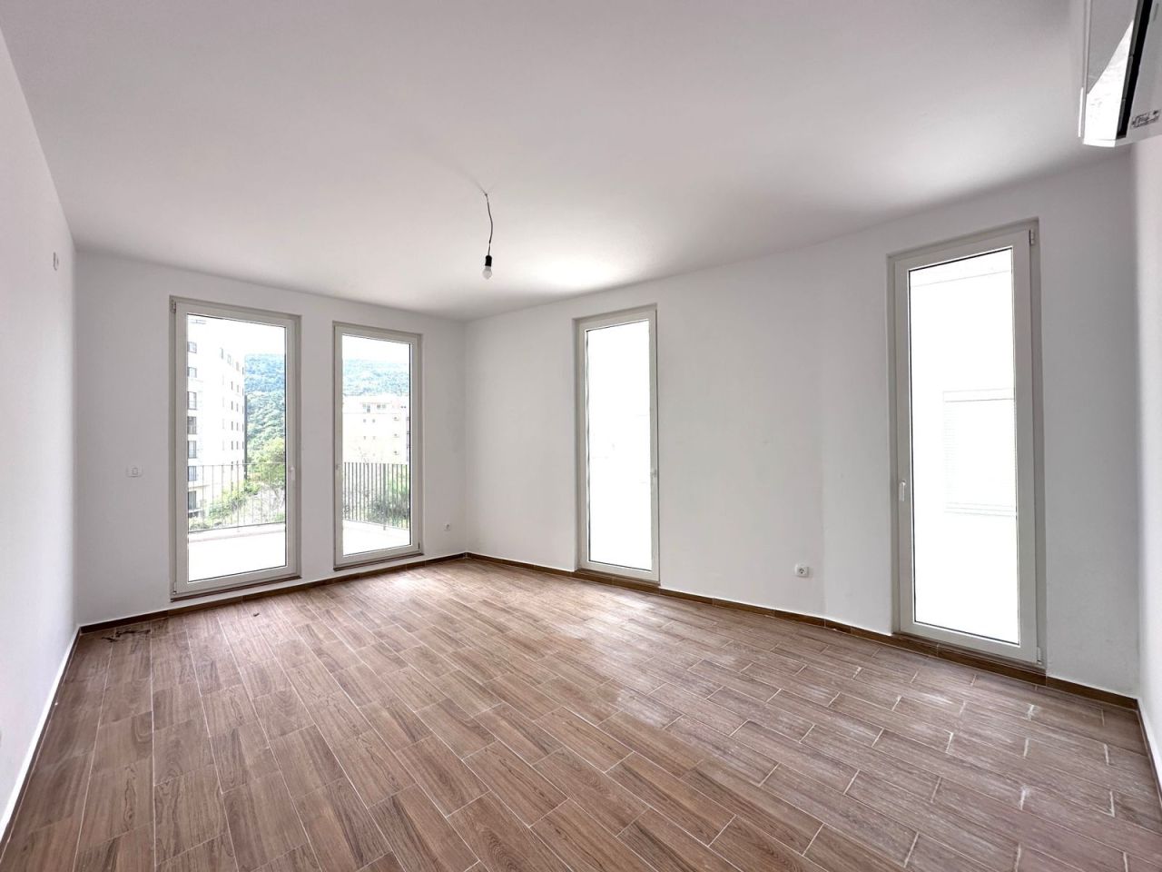 Piso en Budva, Montenegro, 88 m² - imagen 1