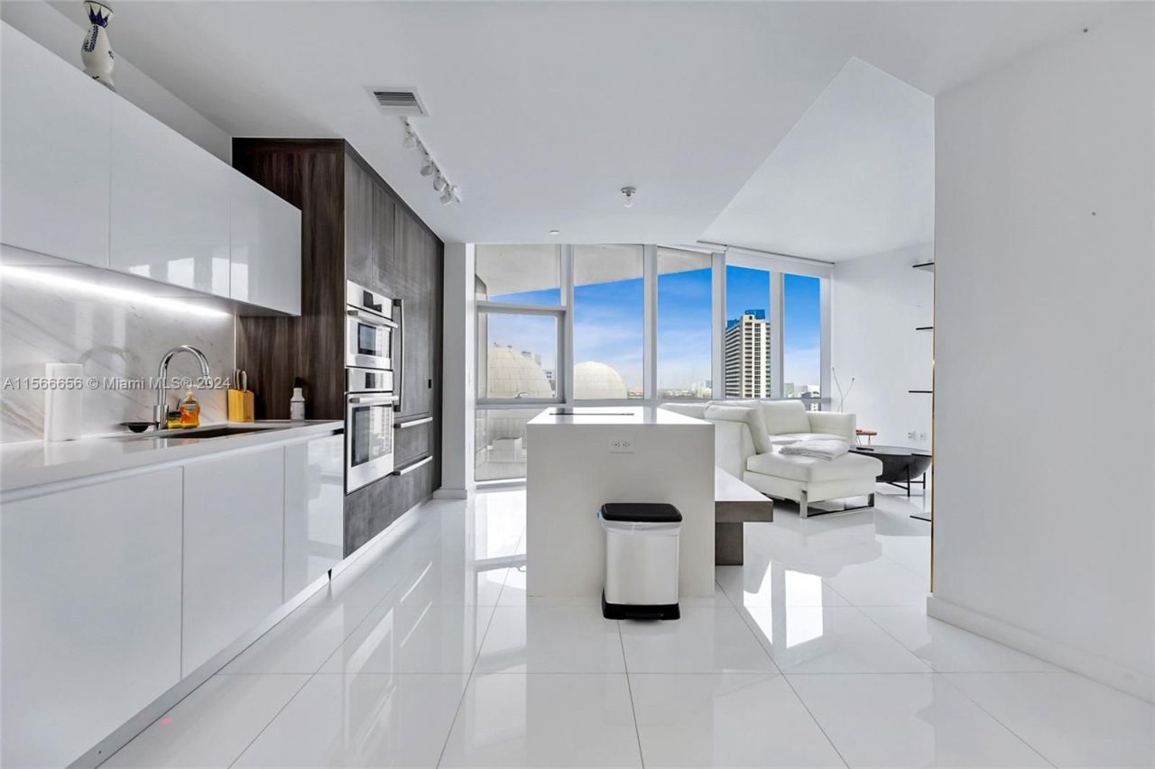 Appartement à Miami, États-Unis, 90 m² - image 1