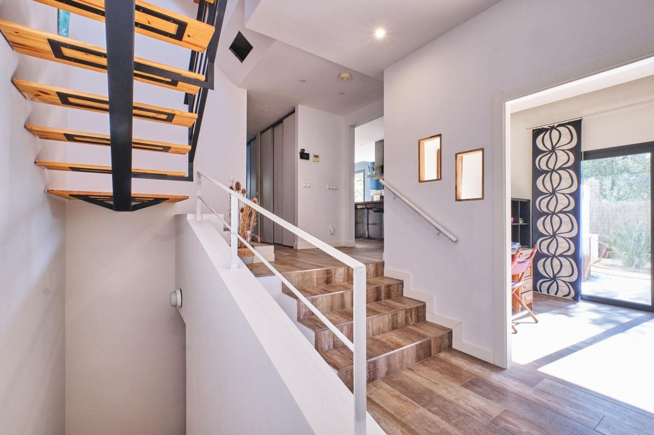 House in Barcelona, Spain, 413 m² - picture 10