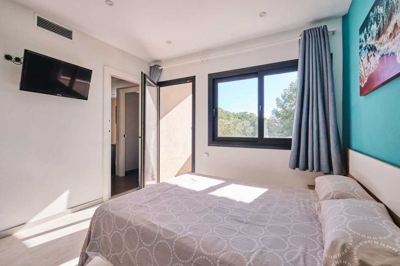 House in Barcelona, Spain, 413 m² - picture 8