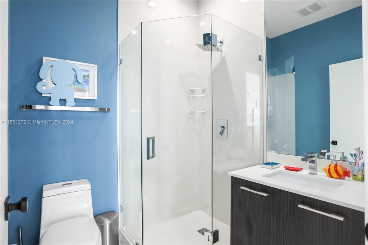 Flat in Miami, USA, 130 m² - picture 8