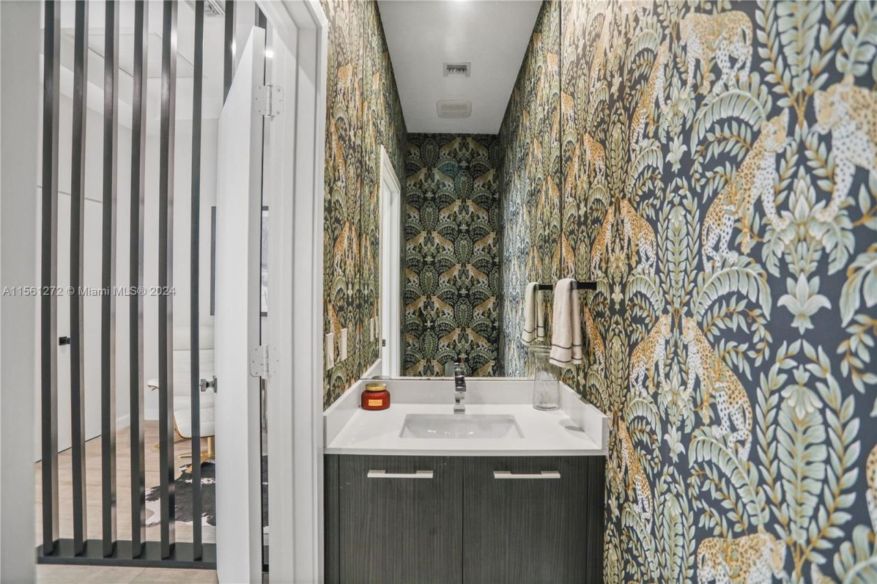 Flat in Miami, USA, 130 m² - picture 9