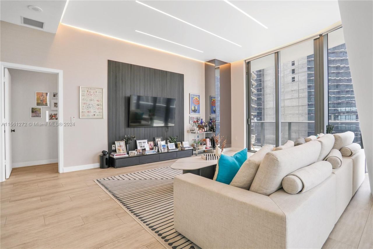 Flat in Miami, USA, 130 m² - picture 2