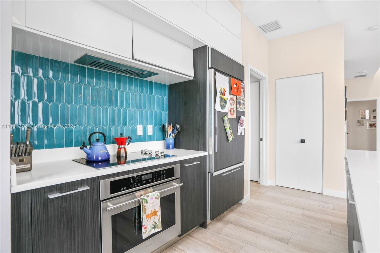 Flat in Miami, USA, 130 m² - picture 13