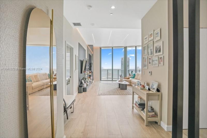 Flat in Miami, USA, 130 m² - picture 6