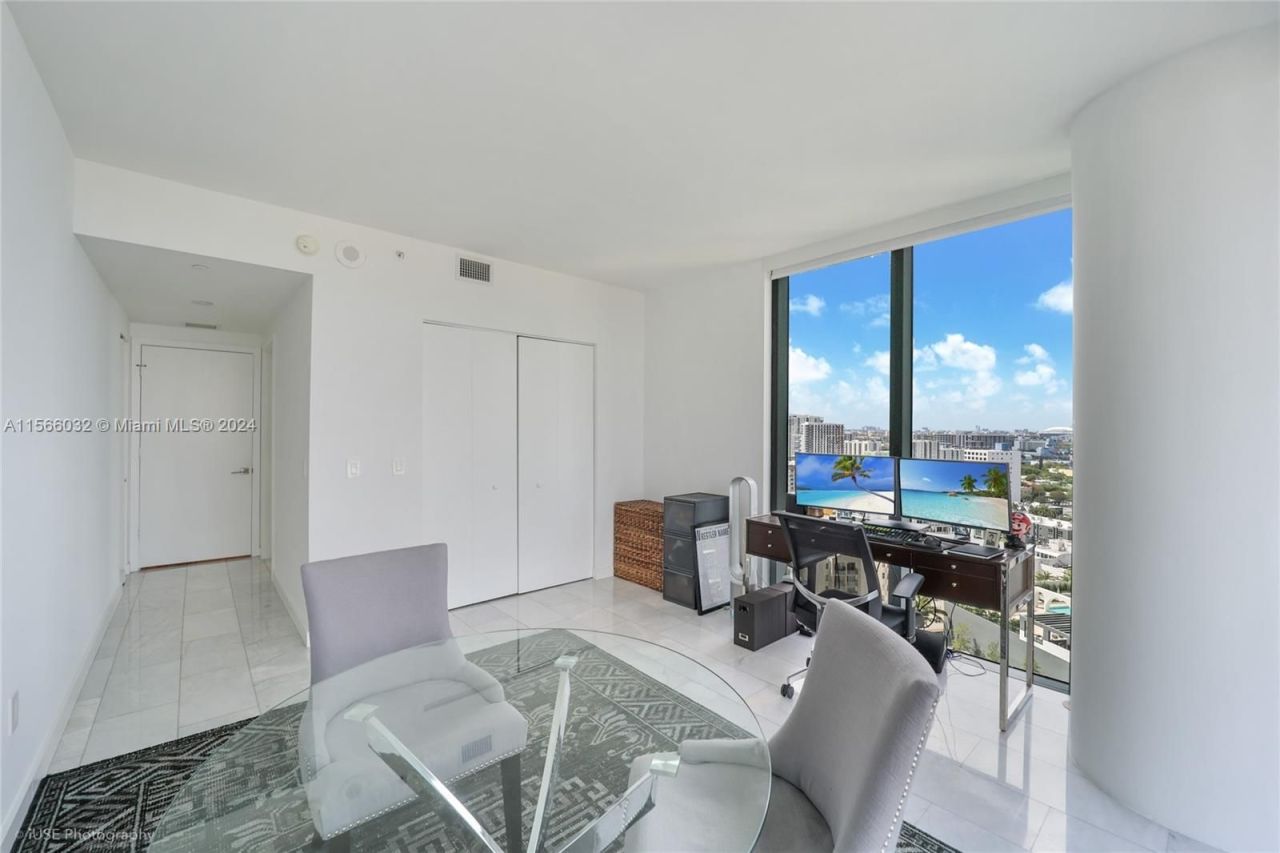 Flat in Miami, USA, 160 m² - picture 6