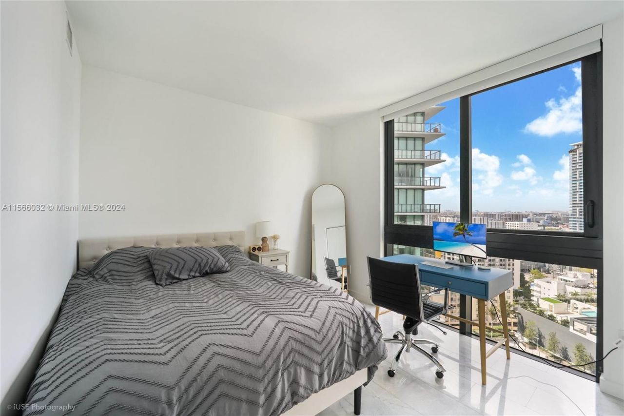 Flat in Miami, USA, 160 m² - picture 9