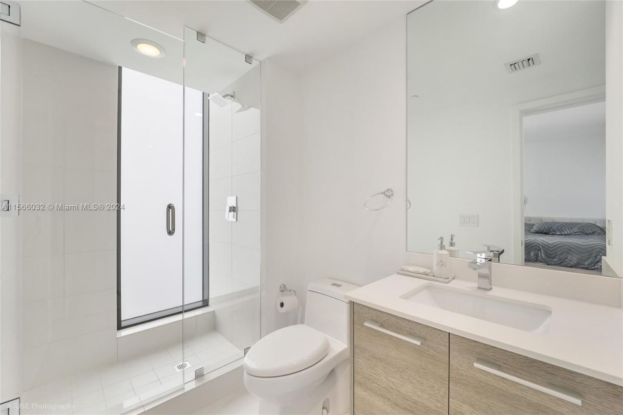 Flat in Miami, USA, 160 m² - picture 8