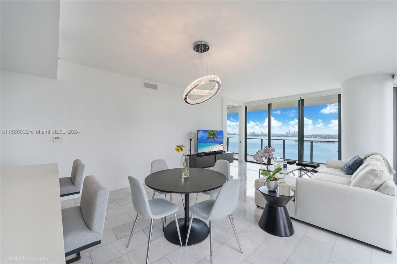 Flat in Miami, USA, 160 m² - picture 14